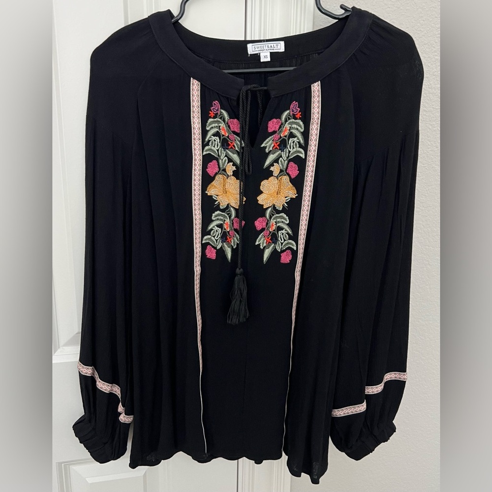 Sweet Salt Black Floral Embroidered Long Sleeve Blouse Women's Size XS